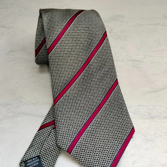 Lands' End Silk Hand Sewn Tie Necktie Red Blue Striped BLack Dots 57 x 3.75 - Picture 8 of 10